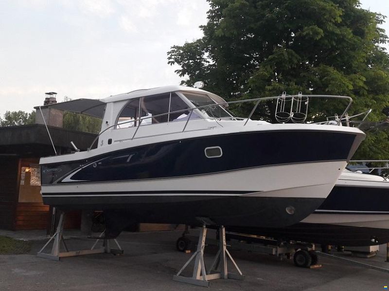 Beneteau Antares 760