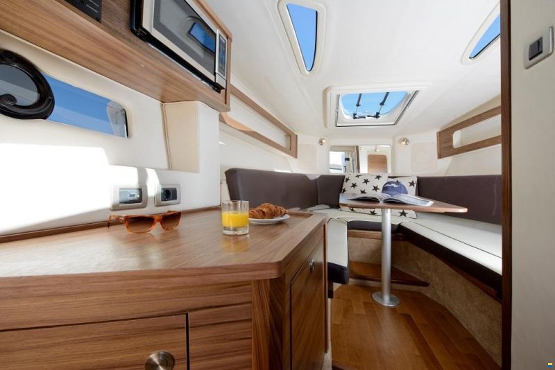 Sea Ray Sundancer 265 Europe