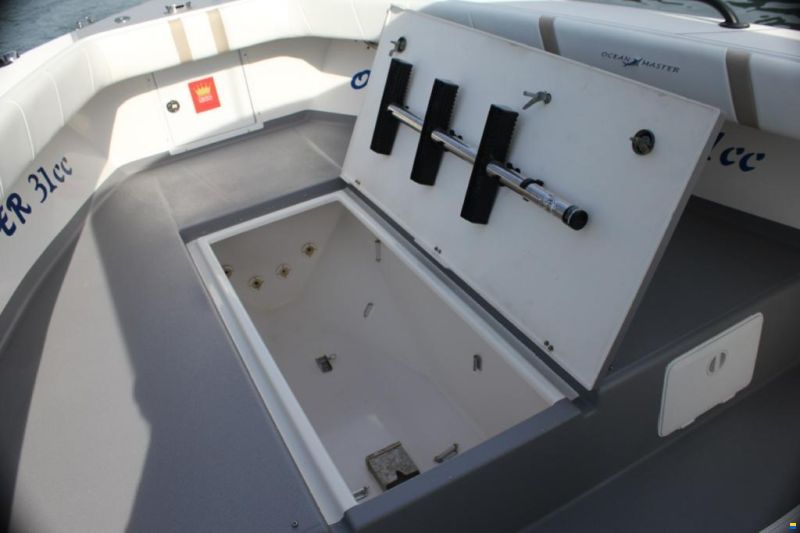 Ocean Master (US) 31 Center Console