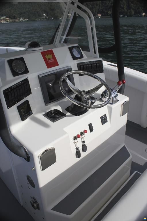 Ocean Master (US) 31 Center Console