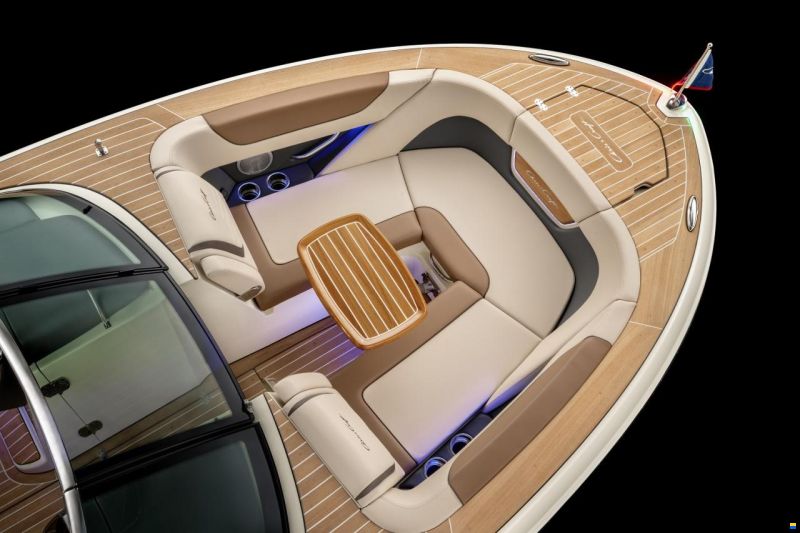 Chris Craft Launch 27