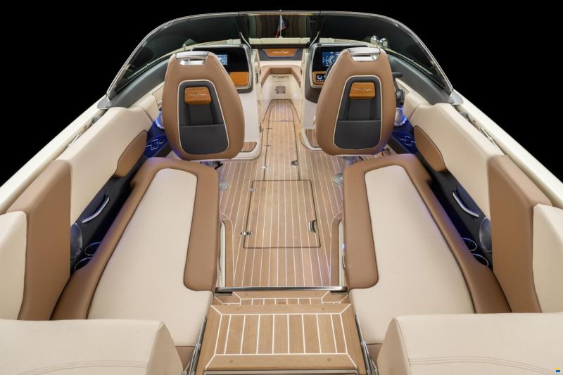 Chris Craft Launch 27