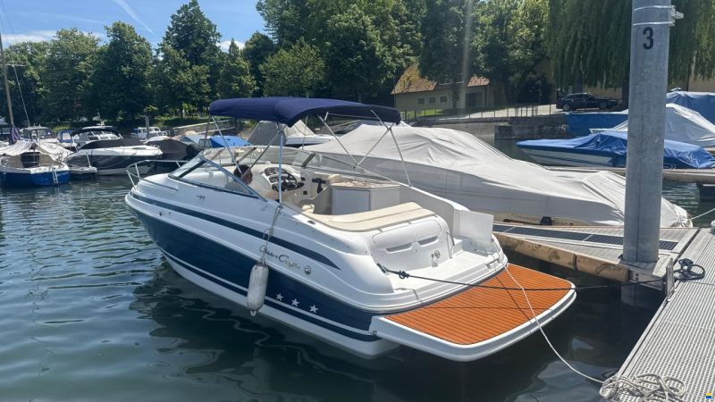 Chris Craft 240 Cuddy Cabin