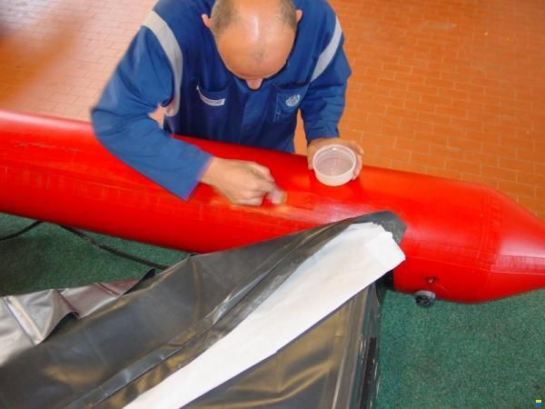 Zodiac Schlauchboot Reparatur/Réparation canot