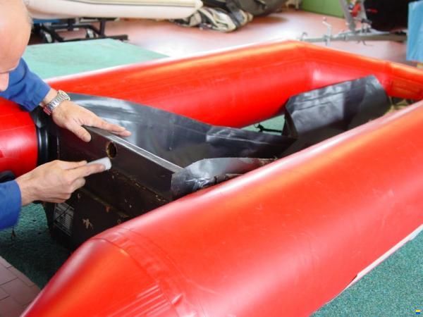Zodiac Schlauchboot Reparatur/Réparation canot