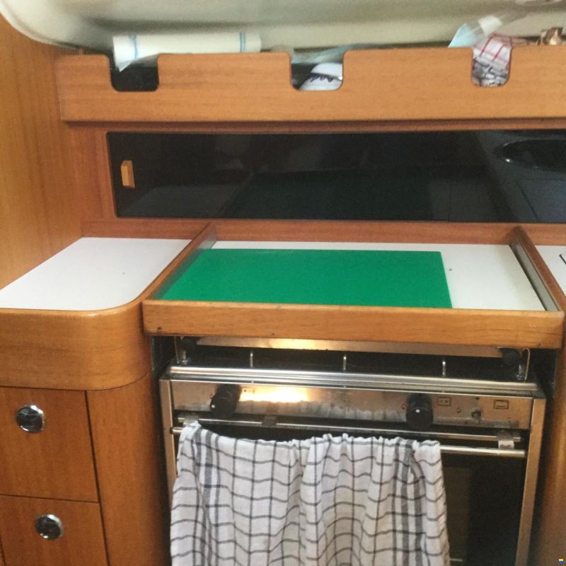 X-Yachts X 332