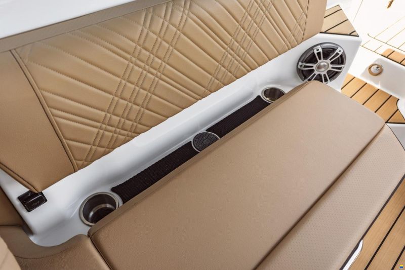 Sea Ray SDX 270 OB US