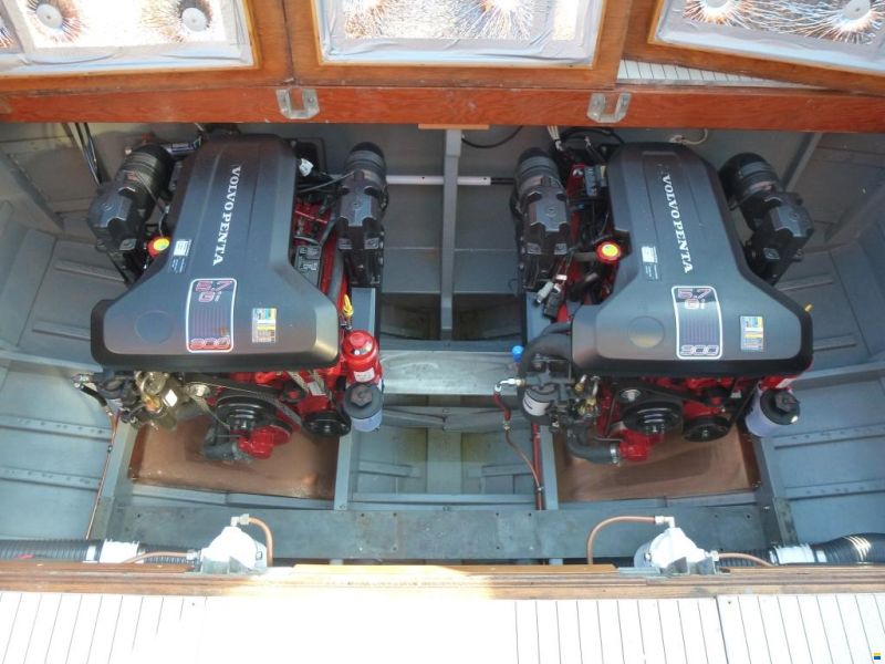 Swiss Craft Sedan Express Cruiser 9,60 m