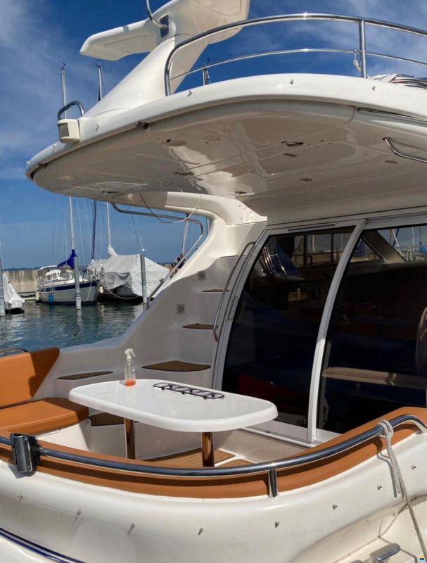 Sealine F360