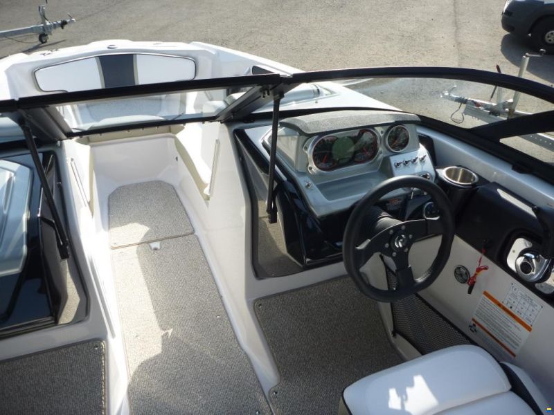 Scarab 215 HO - 400 PS