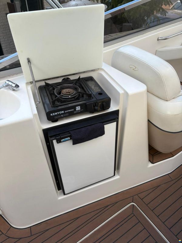 Regal 2650 LSC