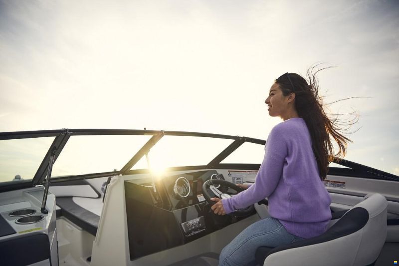 Sea Ray SPX 210 Europe