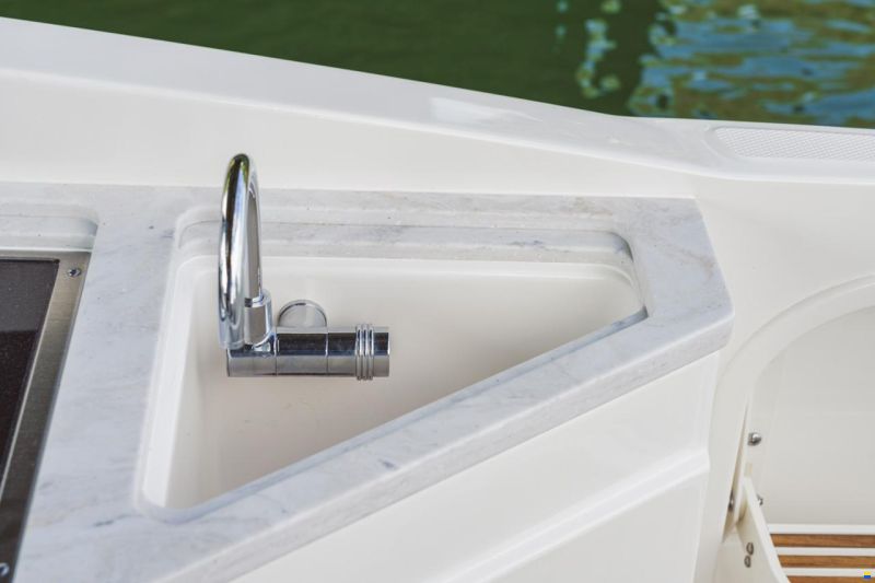 Sea Ray SDX 290 Europe