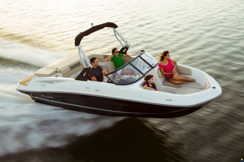 Bayliner VR5 Wakeboard