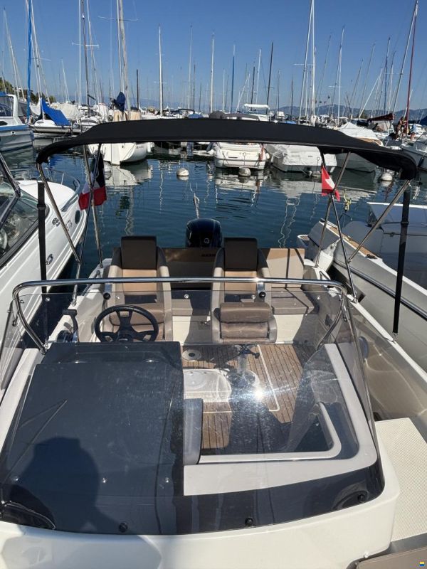 Quicksilver ACTIV 605 SUNDECK