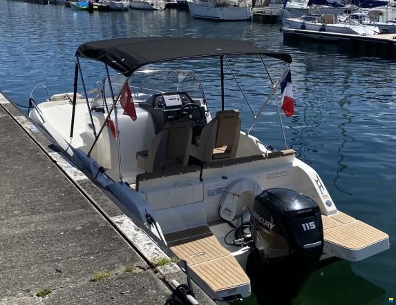 Quicksilver ACTIV 605 SUNDECK