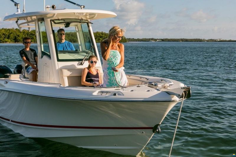 Boston Whaler 250 Outrage