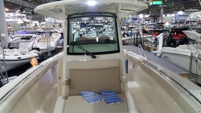 Boston Whaler 330 Outrage