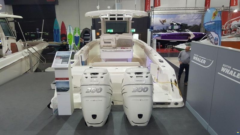 Boston Whaler 330 Outrage