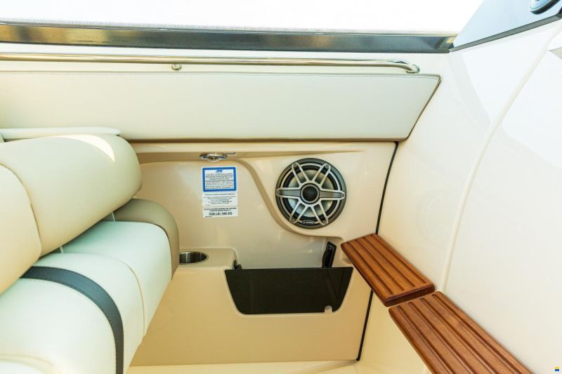 Boston Whaler 330 Vantage