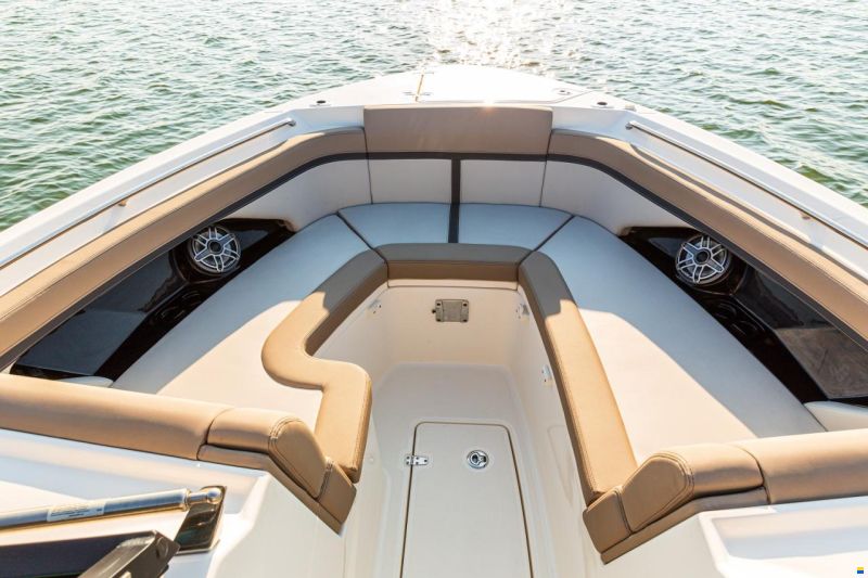 Boston Whaler 330 Vantage