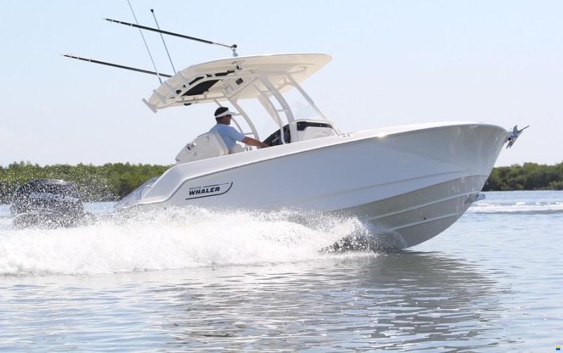 Boston Whaler 230 Outrage