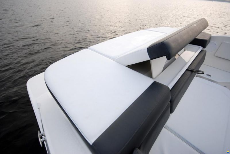 Sea Ray SPX 230 Europe