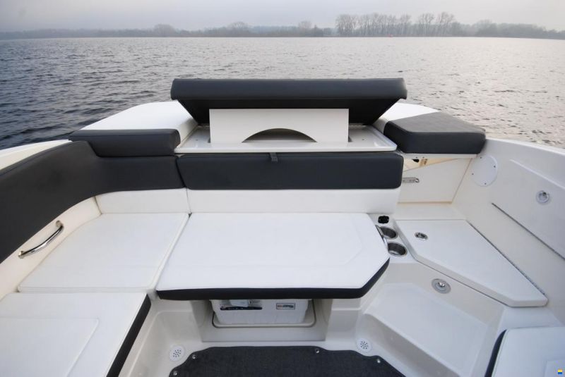 Sea Ray SPX 230 Europe