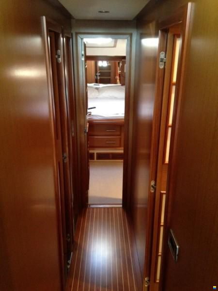 Mochi Craft Dolphin 54 Sun Top