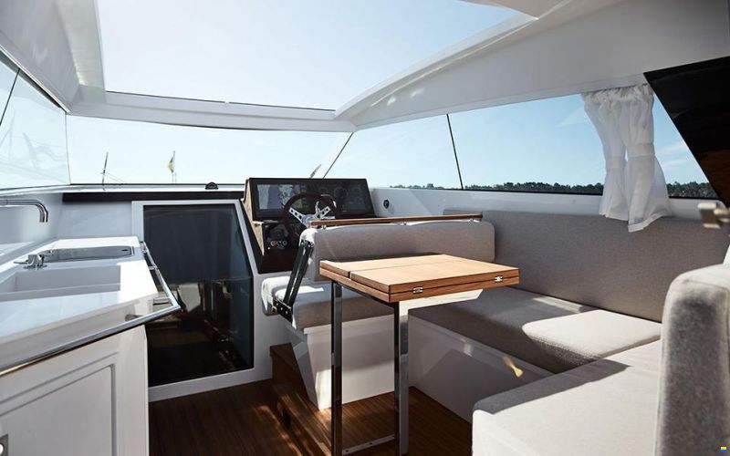 Delta Powerboats 33 CE Coupé