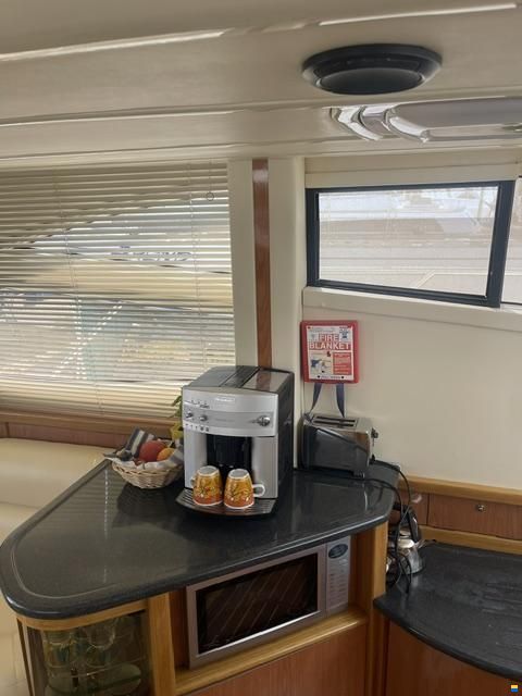 Sealine F42/5