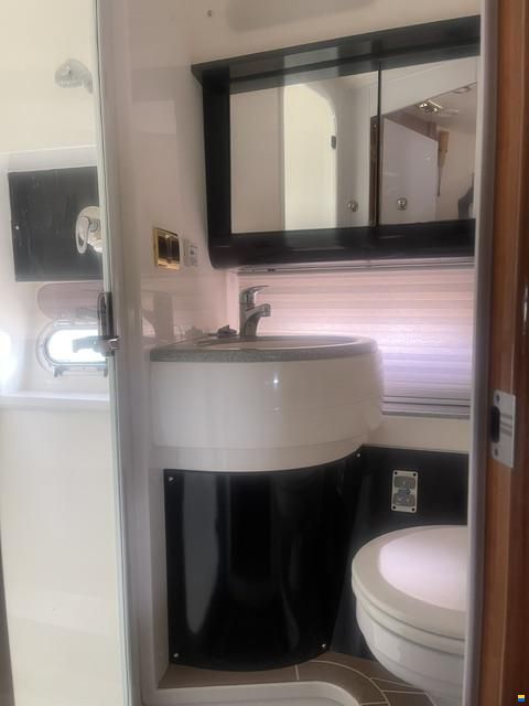 Sealine F42/5