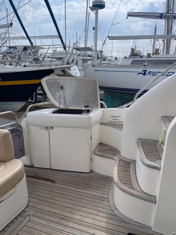 Sealine F42/5