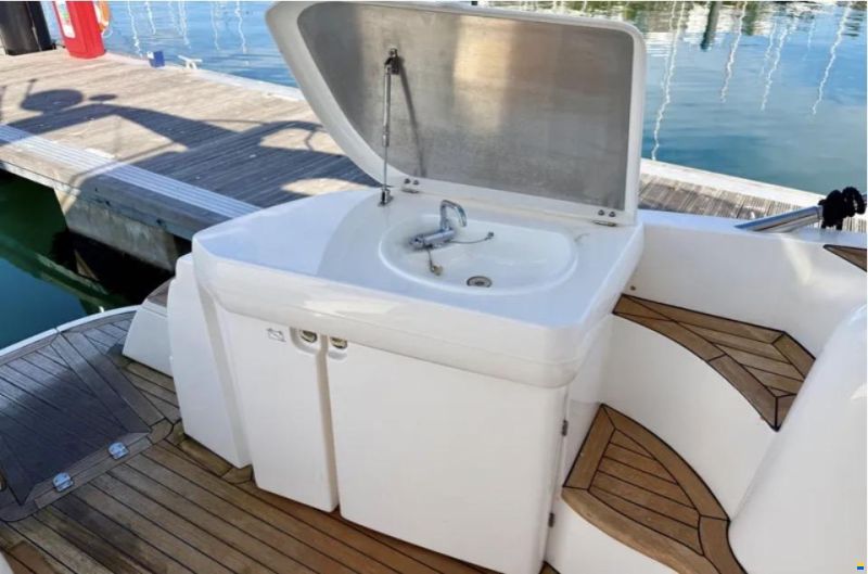 Sealine F42/5