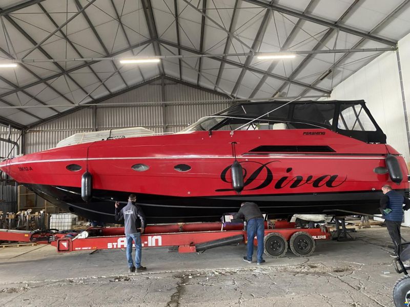 Pershing 40