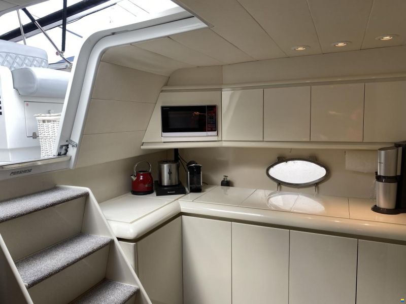 Pershing 40