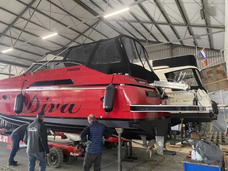 Pershing 40