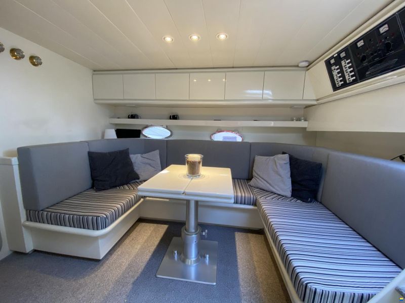 Pershing 40