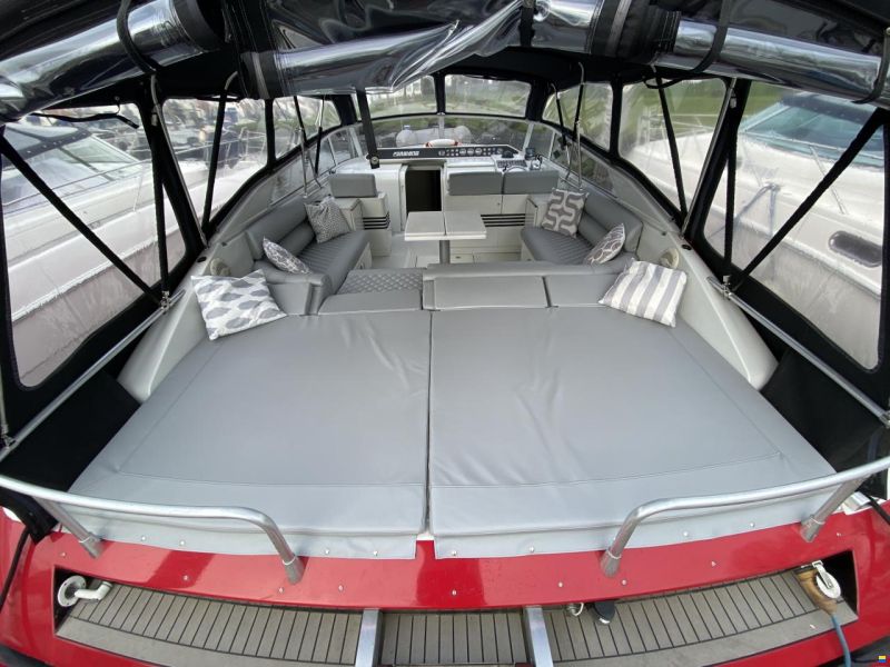Pershing 40