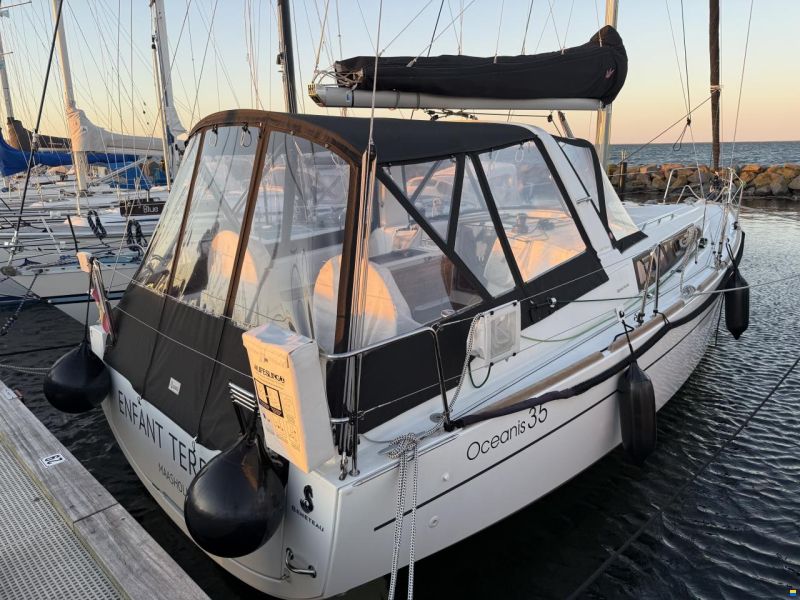 Beneteau Oceanis 35
