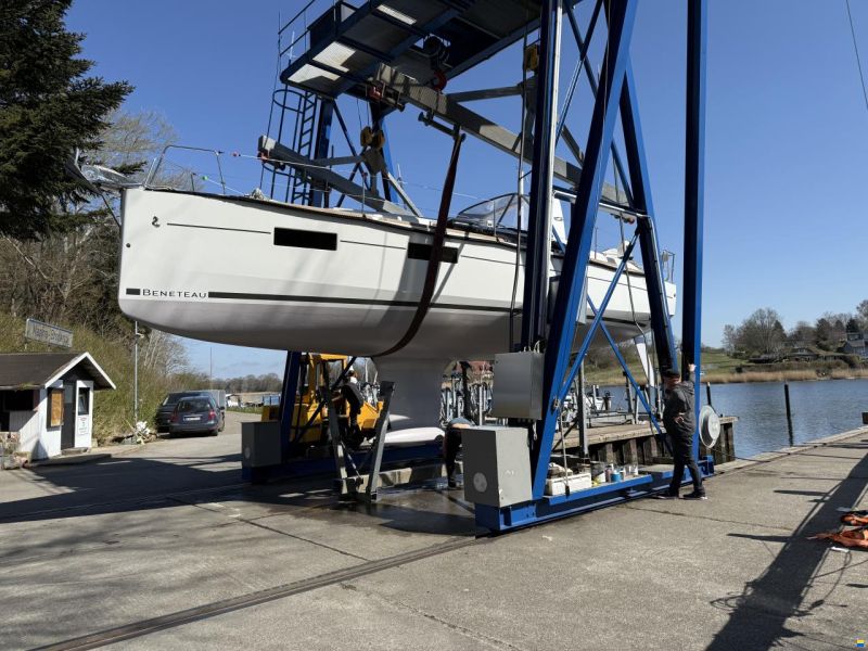 Beneteau Oceanis 35