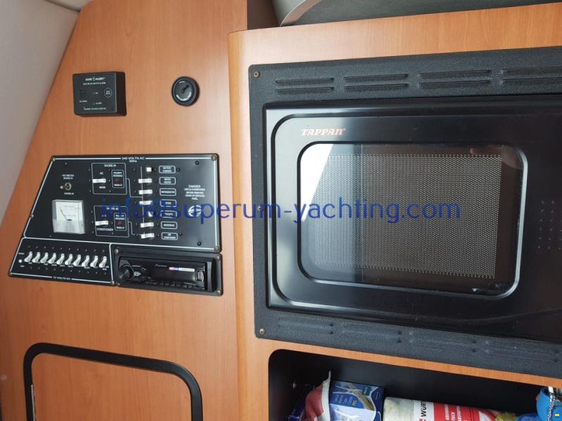 Crownline 270 CR