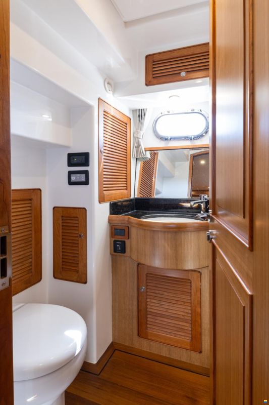 Selene 54 Classic Explorer