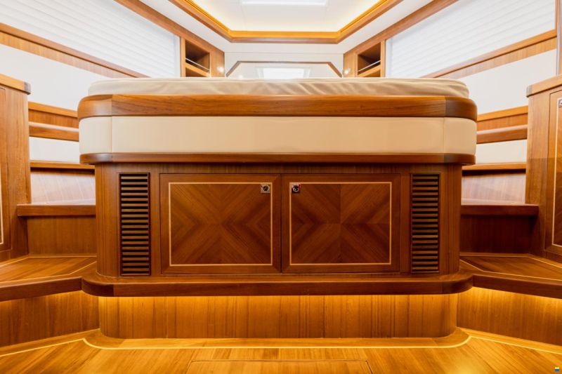 Selene 60 Explorer