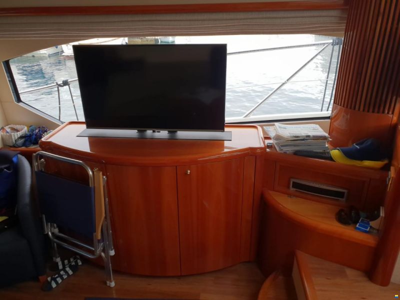 Sunseeker Predator 52