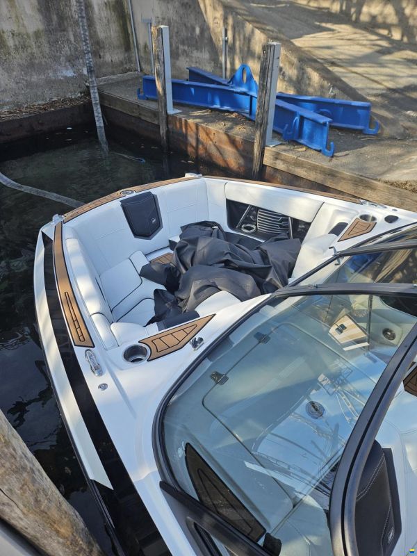 Nautique G21