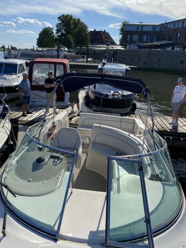 Rinker 270 Fiesta Vee