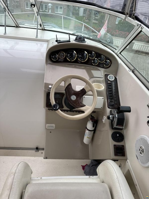 Rinker 270 Fiesta Vee