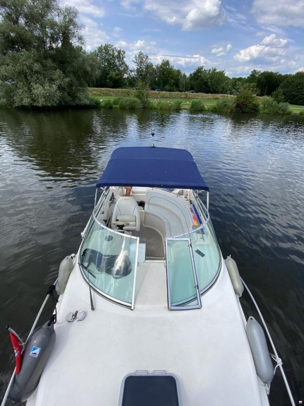 Rinker 270 Fiesta Vee