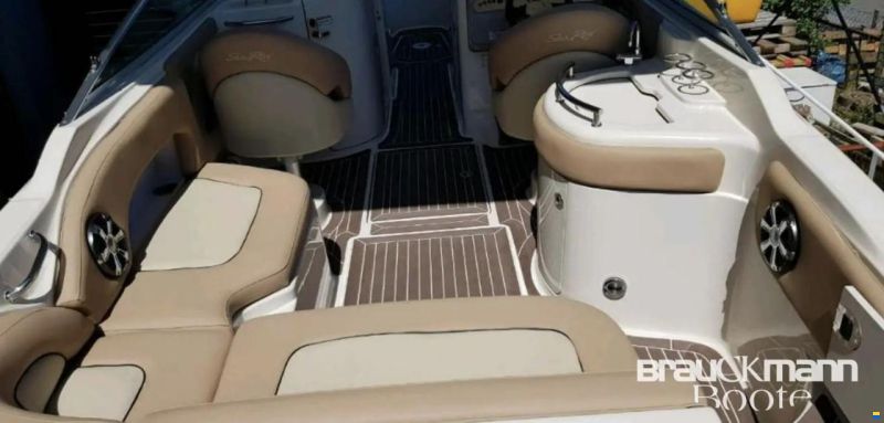 Sea Ray 270 Sundeck